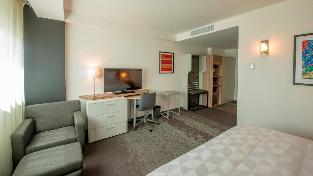 Holiday Inn & Suites - Merida La Isla By Ihg Buitenkant foto